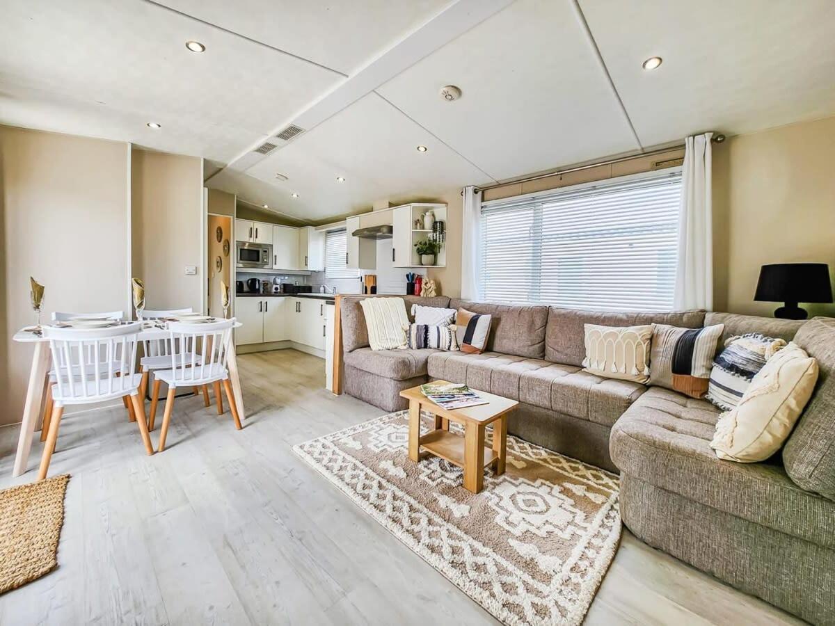 Escape To Paradise At Pevensey Bay Holiday Park 13 Woodland Walk Villa Exterior foto