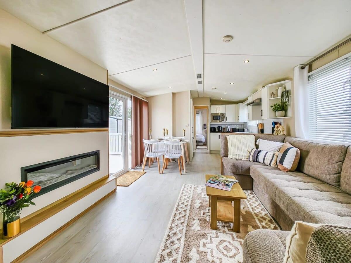 Escape To Paradise At Pevensey Bay Holiday Park 13 Woodland Walk Villa Exterior foto