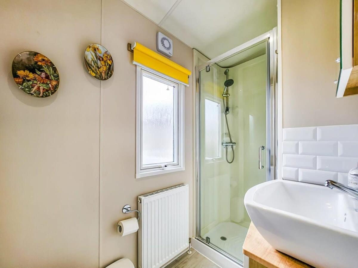 Escape To Paradise At Pevensey Bay Holiday Park 13 Woodland Walk Villa Exterior foto